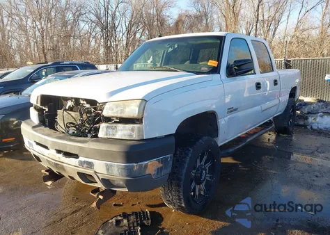 2004 Chevrolet Silverado 2500Hd Ls z USA, uszkodzony, nr VIN 1GCHK23114F173039